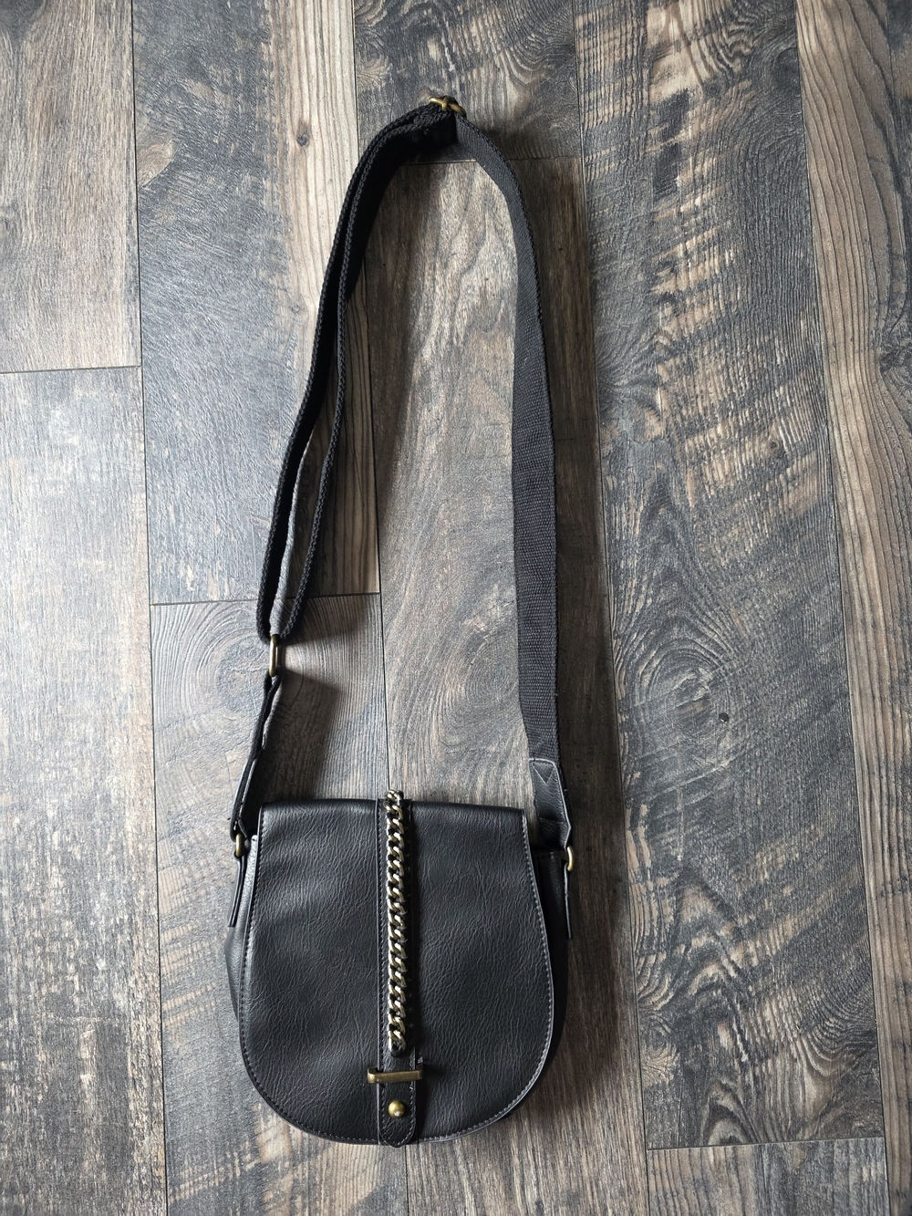 Black Leather Crossbody Bag with Chain Accent